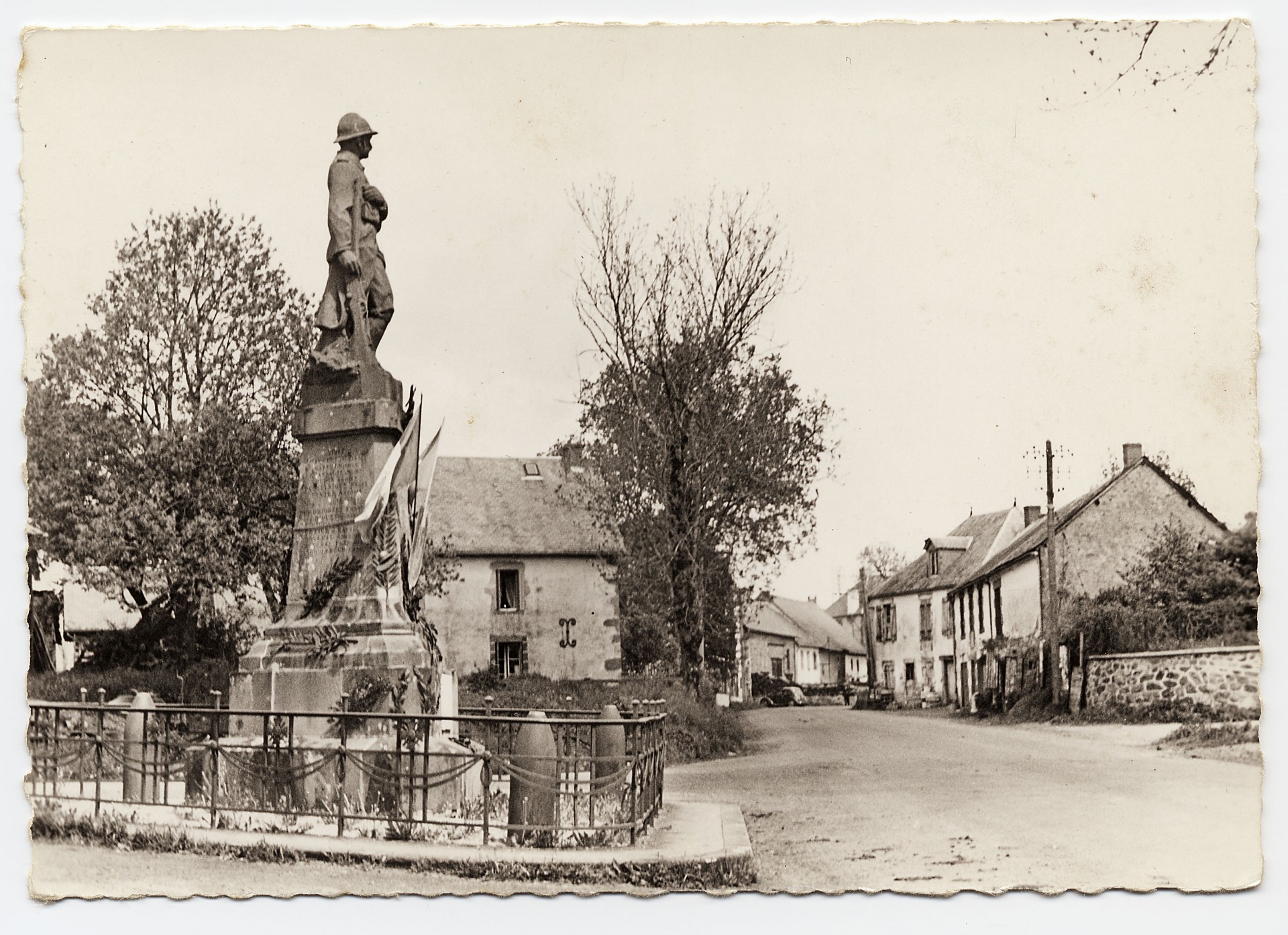 Le monuments aux morts